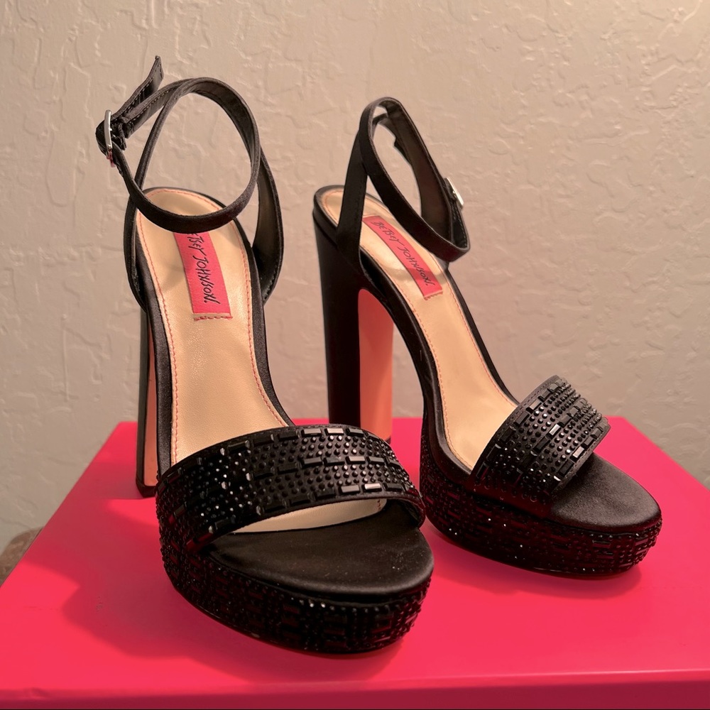 Betsey Johnson Womens' (Sz 5) Alliie Platform Sandals, Black